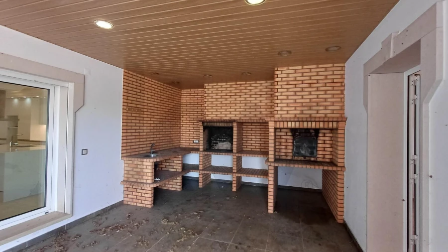 Moradia T7 para Venda em Bidoeira de Cima Foto 8