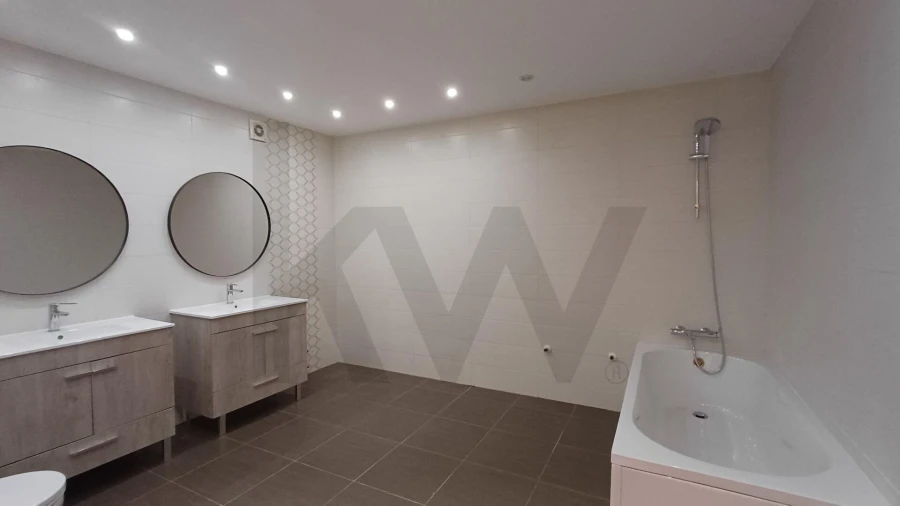 Moradia T7 para Venda em Bidoeira de Cima Foto 43