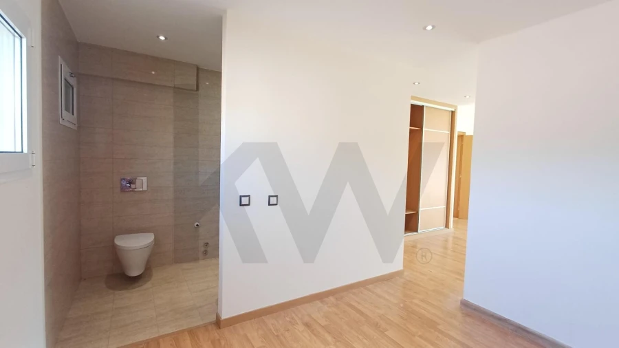 Moradia T7 para Venda em Bidoeira de Cima Foto 37