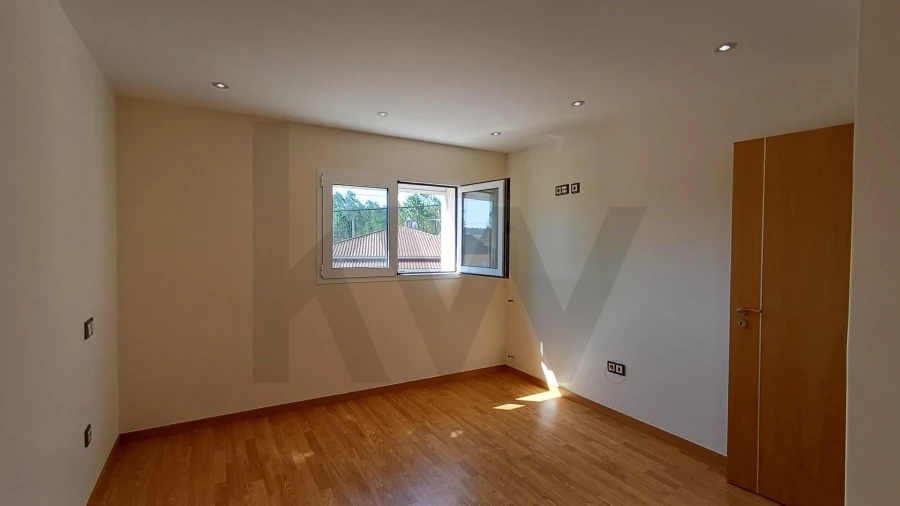 Moradia T7 para Venda em Bidoeira de Cima Foto 51