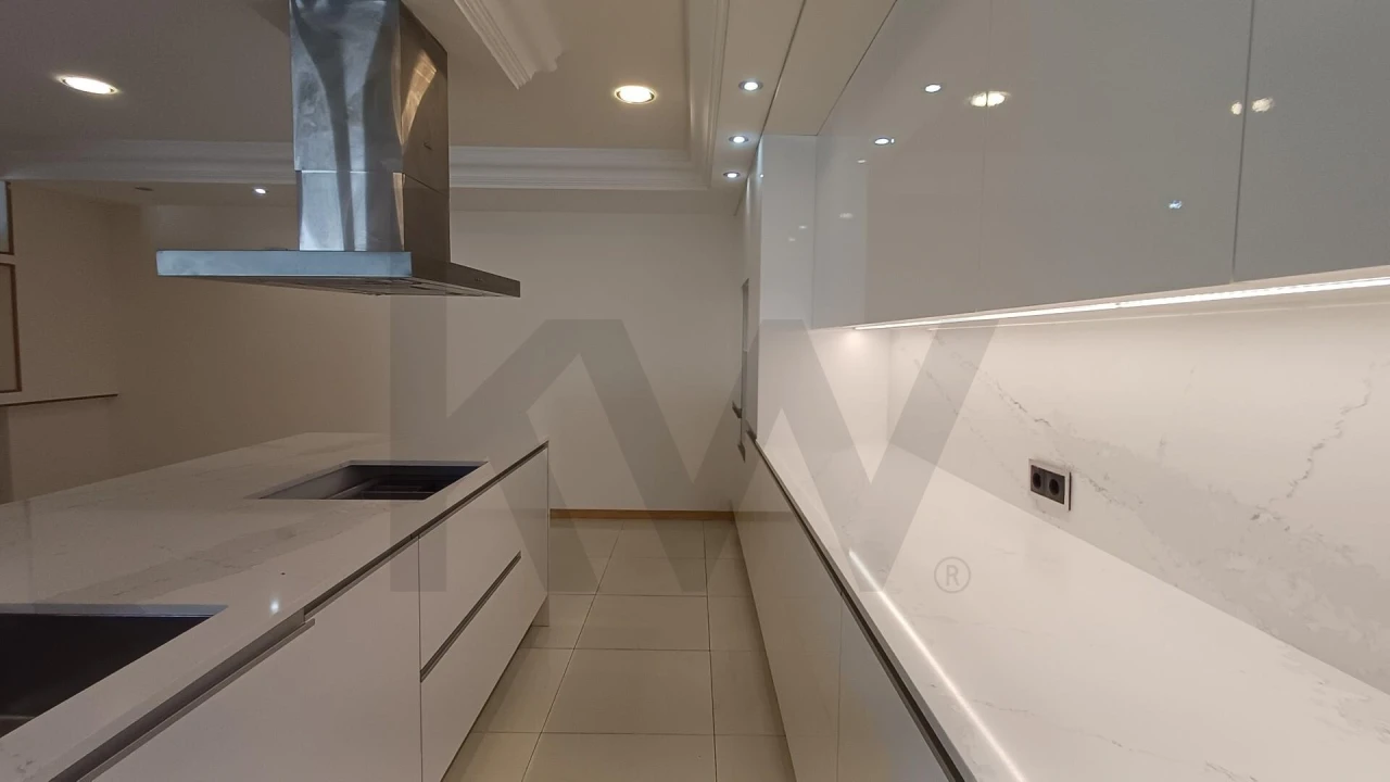 Moradia T7 para Venda em Bidoeira de Cima Foto 21