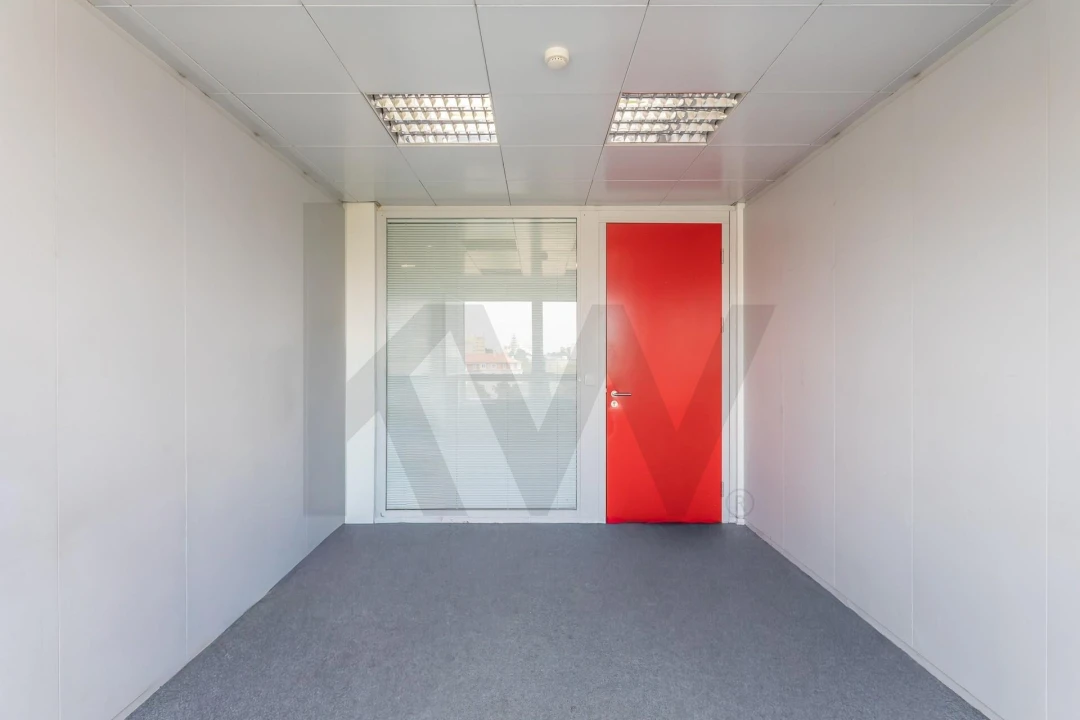 Escritório para Arrendamento em Santo António Foto 13