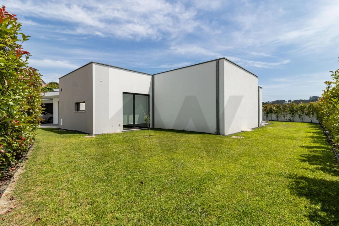 Moradia T3 para Venda em São Roque Foto 45