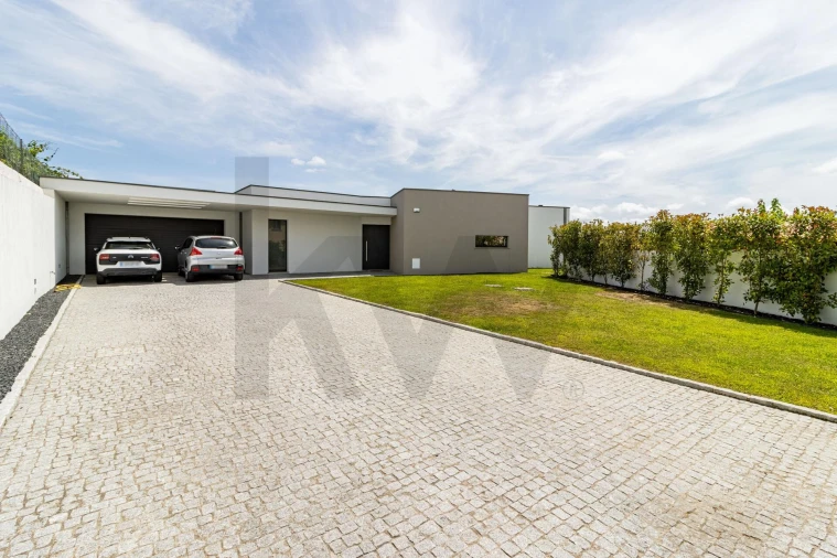 Moradia T3 para Venda em São Roque Foto 4