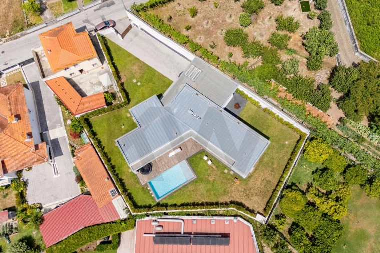 Moradia T3 para Venda em São Roque Foto 48