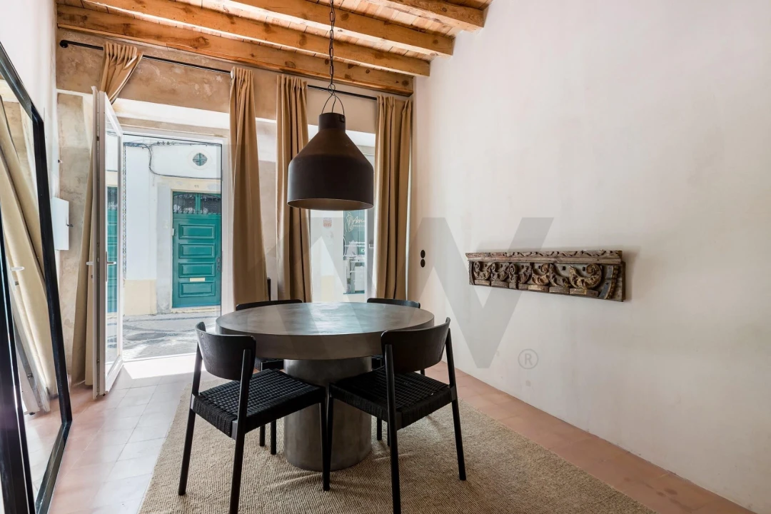 Prédio para Venda em Romeira e Várzea Foto 1