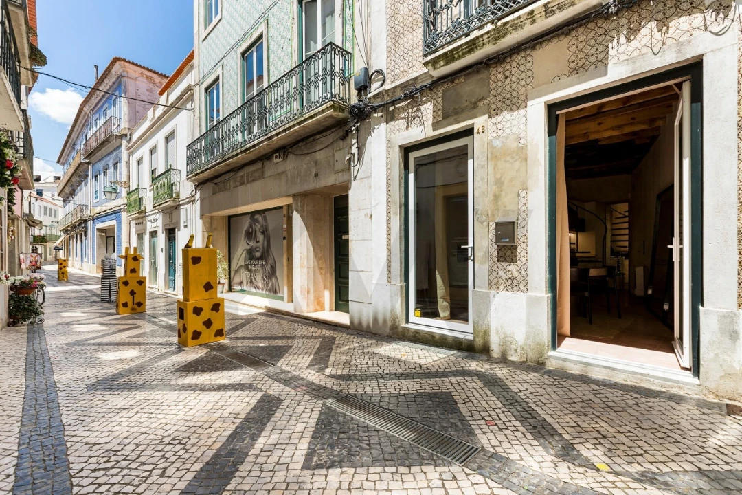 Prédio para Venda em Romeira e Várzea Foto 25