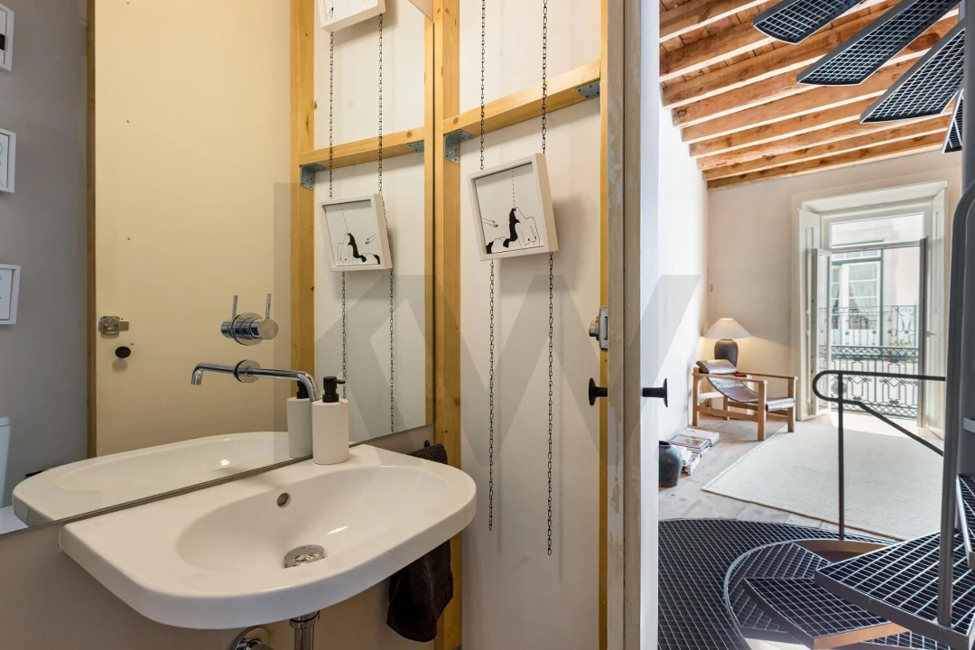 Prédio para Venda em Romeira e Várzea Foto 22