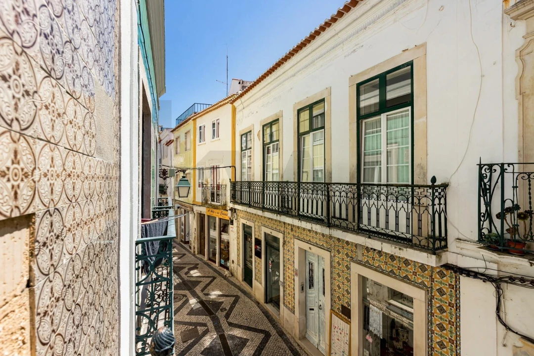 Prédio para Venda em Romeira e Várzea Foto 23