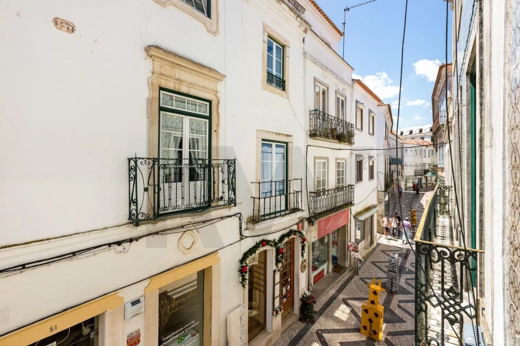 Prédio para Venda em Romeira e Várzea Foto 24