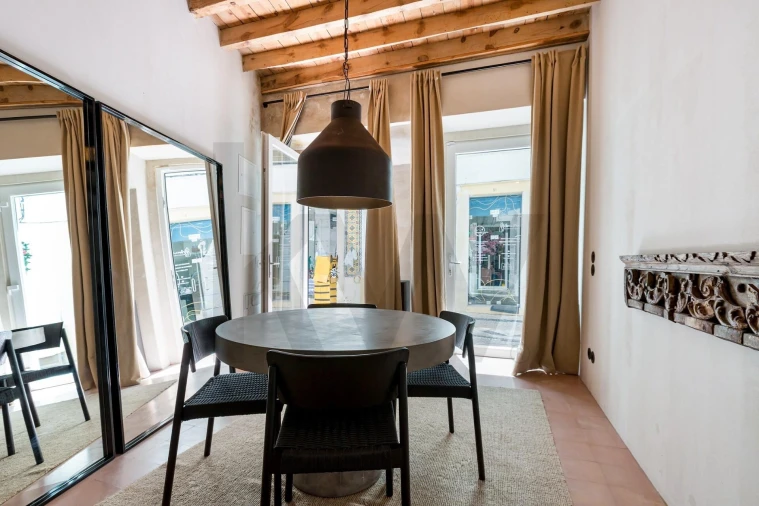 Prédio para Venda em Romeira e Várzea Foto 4