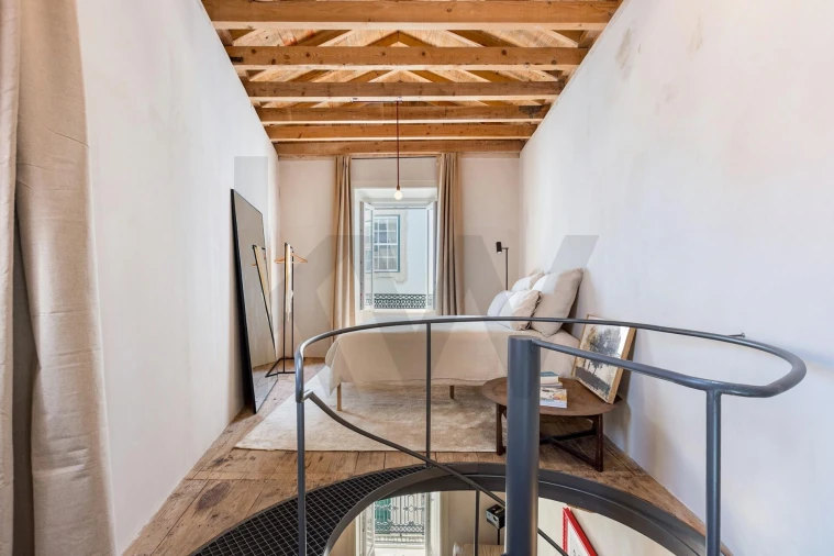 Prédio para Venda em Romeira e Várzea Foto 14