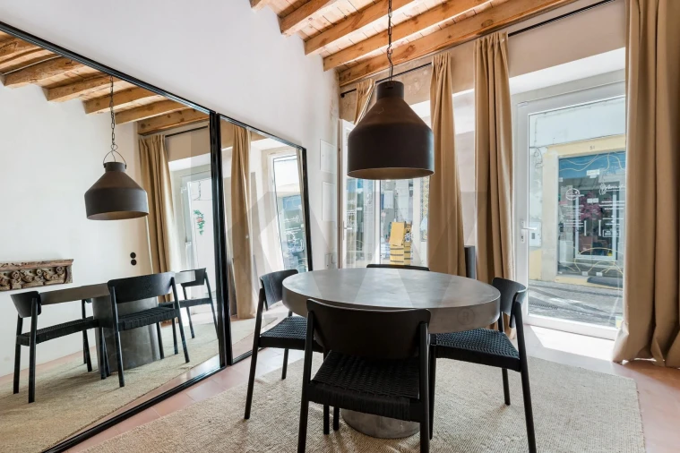 Prédio para Venda em Romeira e Várzea Foto 5