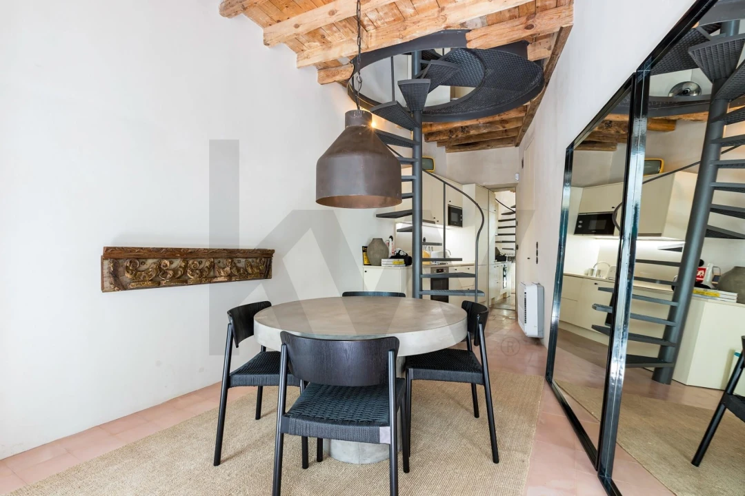 Prédio para Venda em Romeira e Várzea Foto 7