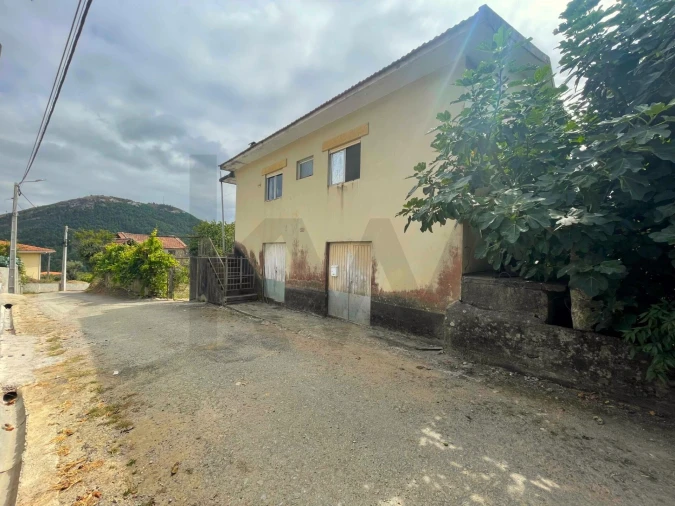 Quinta T3 para Venda em Santa Maria de Sardoura Foto 2