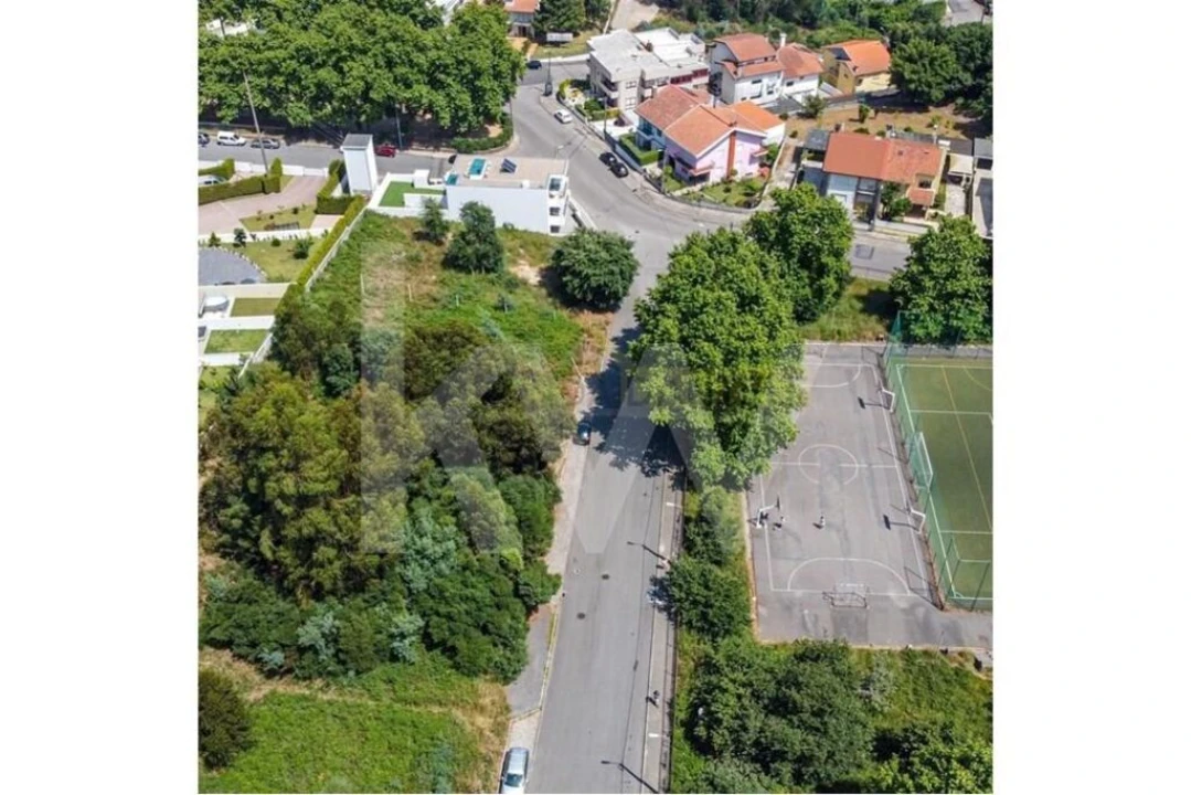 Terreno para Venda em Oliveira do Douro Foto 6