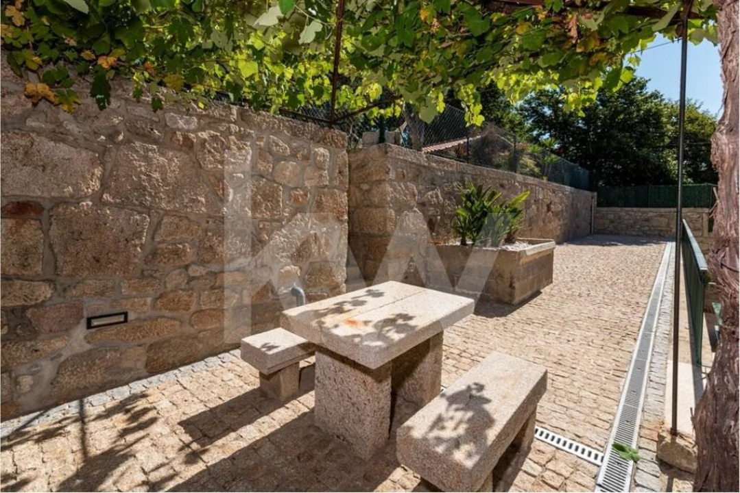 Moradia T5 para Venda em Covas Foto 5