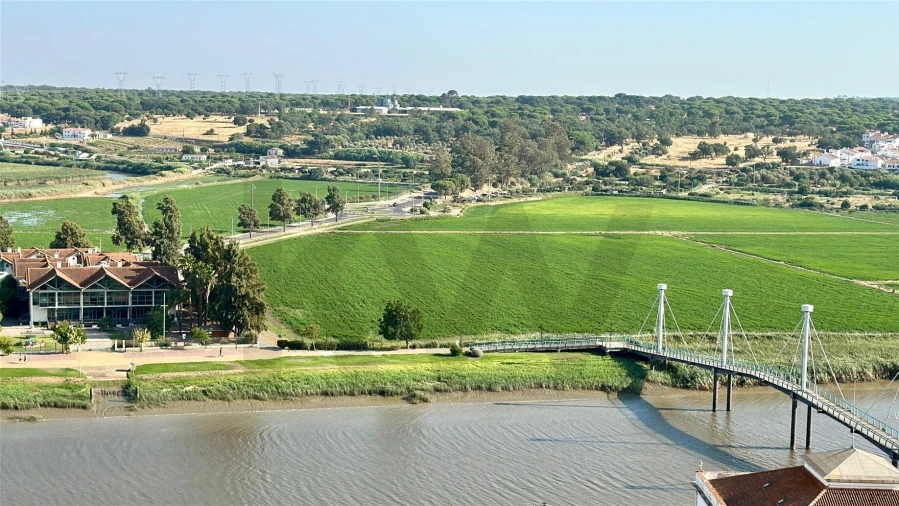 Moradia T4 para Venda em Santa Maria do Castelo e Santiago e Santa Susana Foto 11