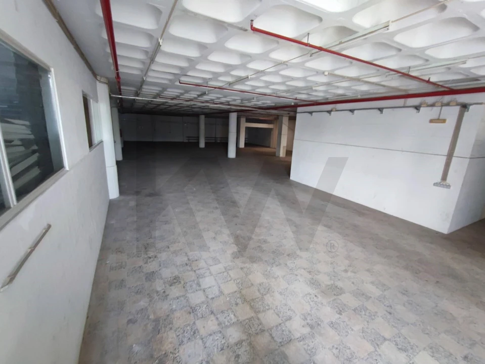 Armazém para Venda em Sacavém e Prior Velho Foto 11