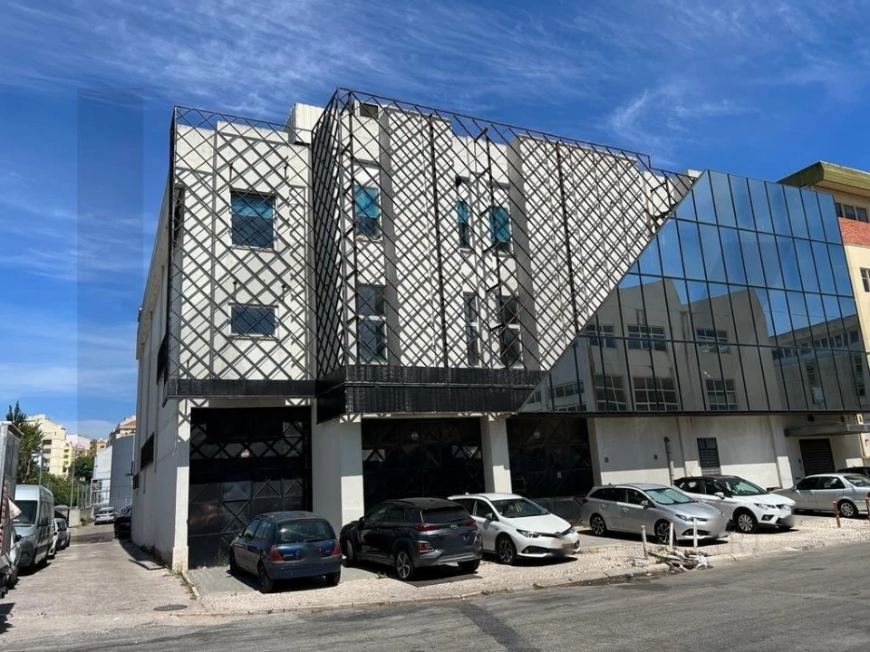 Armazém para Venda em Sacavém e Prior Velho Foto 3