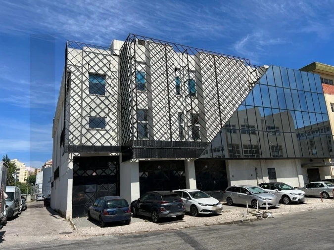 Armazém para Venda em Sacavém e Prior Velho Foto 3