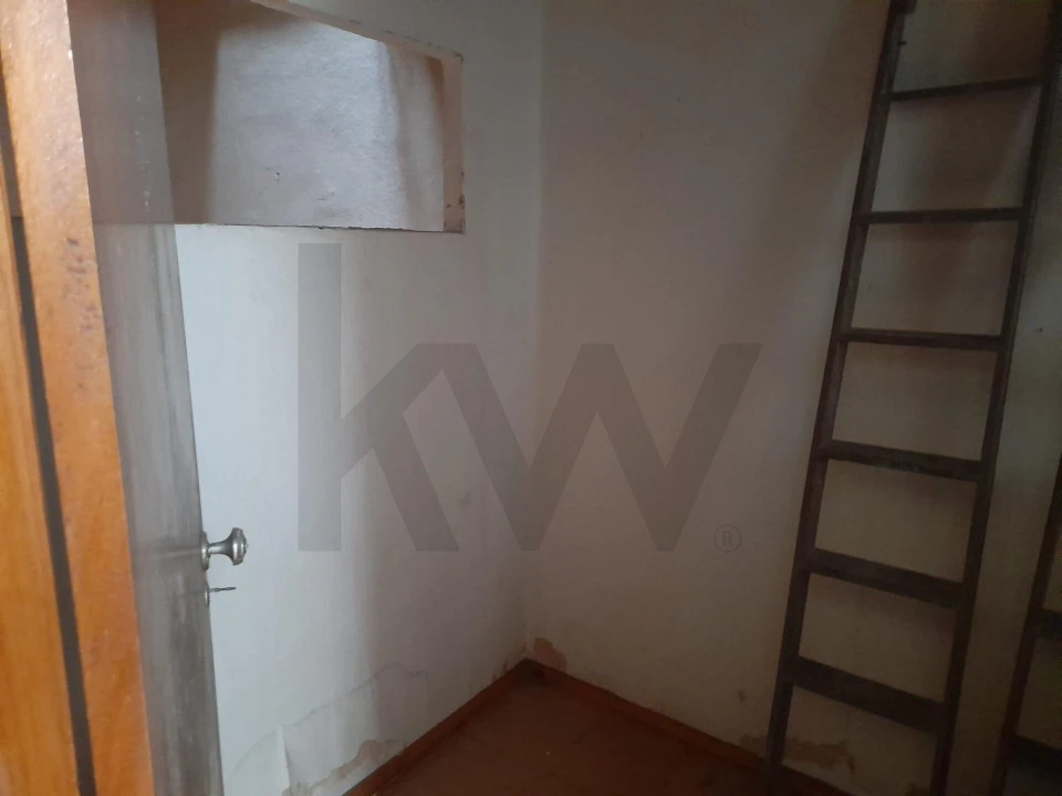 Prédio para Venda em Santa Marinha e São Pedro da Afurada Foto 24