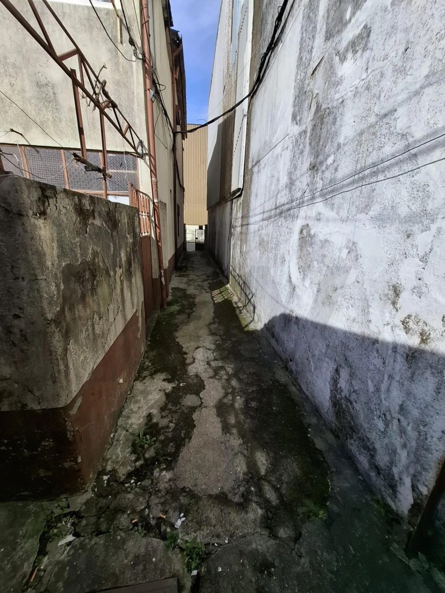 Prédio para Venda em Santa Marinha e São Pedro da Afurada Foto 63