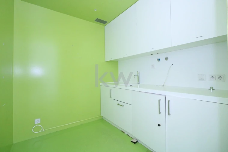 Escritório para Arrendamento em Porto Salvo Foto 10