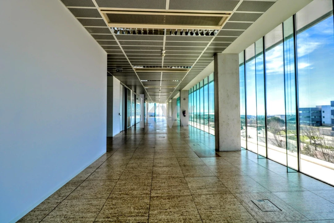 Escritório para Arrendamento em Porto Salvo Foto 14