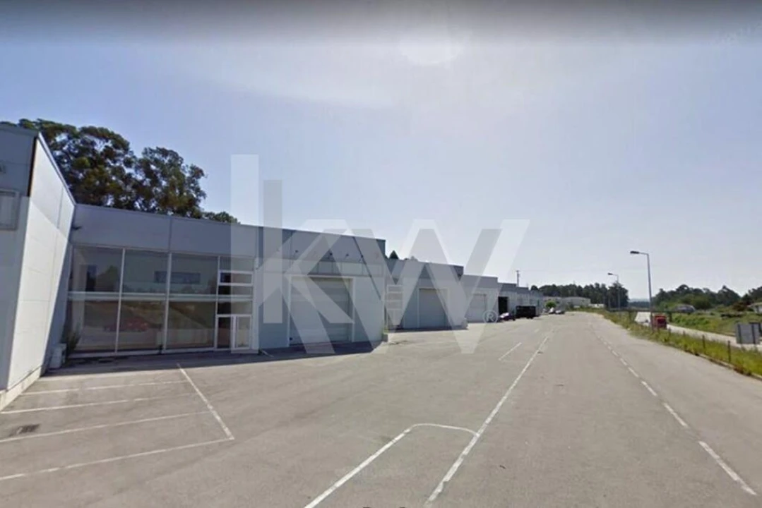 Armazém para Venda em Barrô e Aguada de Baixo Foto 4