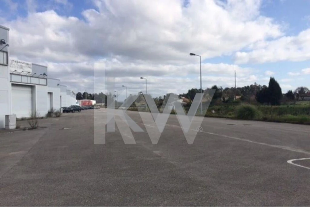 Armazém para Venda em Barrô e Aguada de Baixo Foto 19