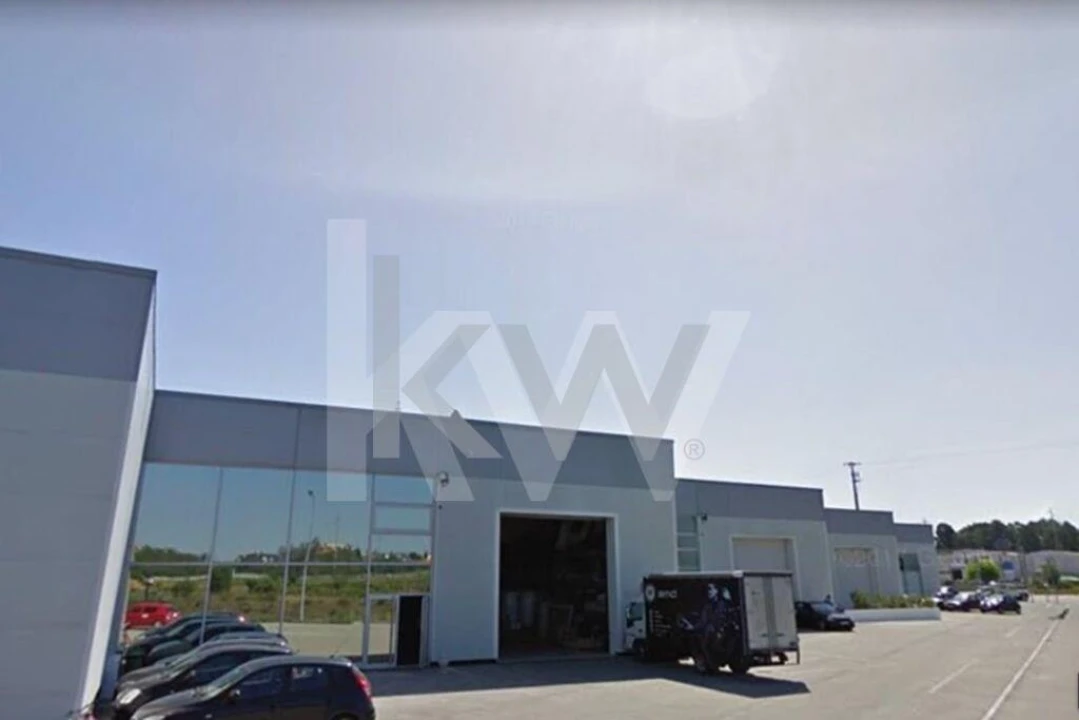 Armazém para Venda em Barrô e Aguada de Baixo Foto 11