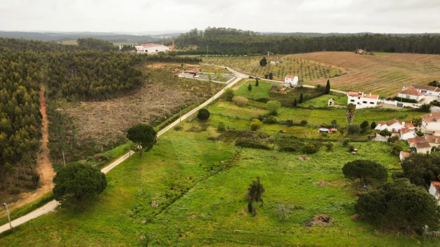 Terreno para Venda em Campelos e Outeiro da Cabeça