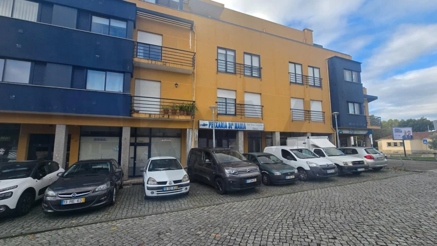 Loja para Venda em Santa Maria de Lamas Foto 2