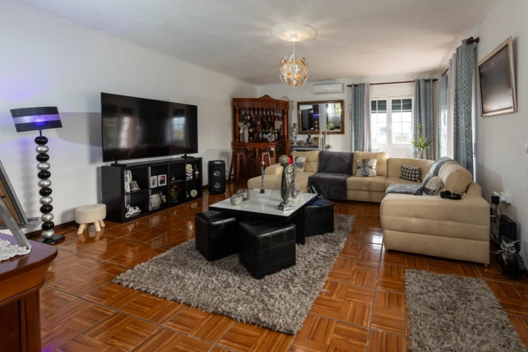 Moradia T5 para Venda em Pico da Pedra Foto 7