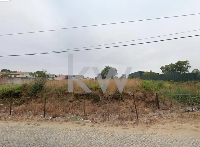 Terreno para Venda em Paços de Brandão Foto 2