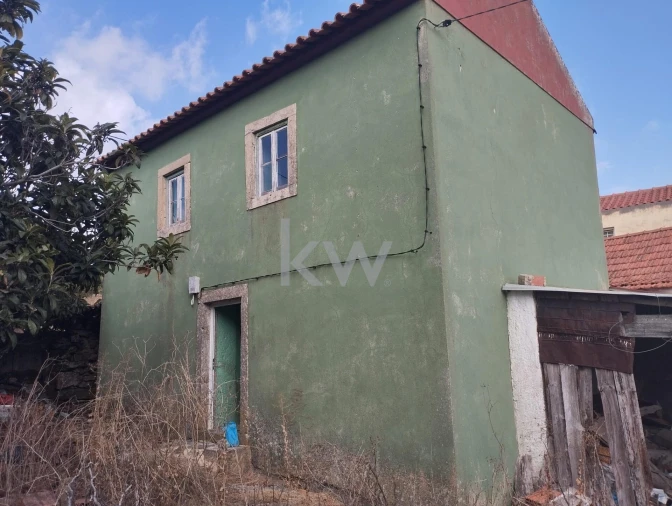 Moradia T2 para Venda em Igreja Nova e Cheleiros Foto 15