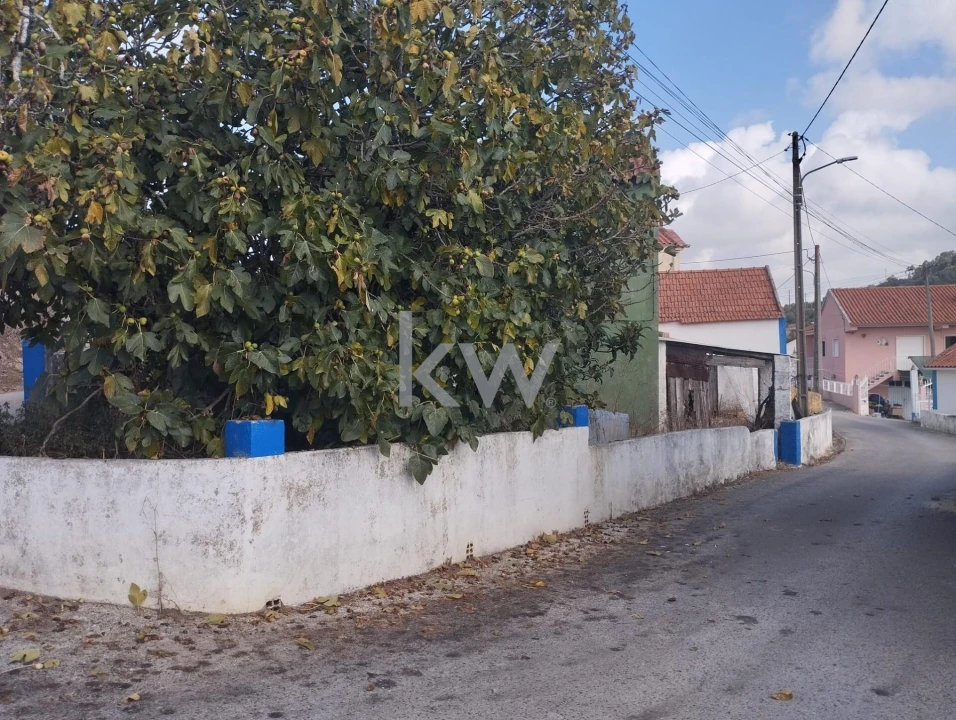 Moradia T2 para Venda em Igreja Nova e Cheleiros Foto 12