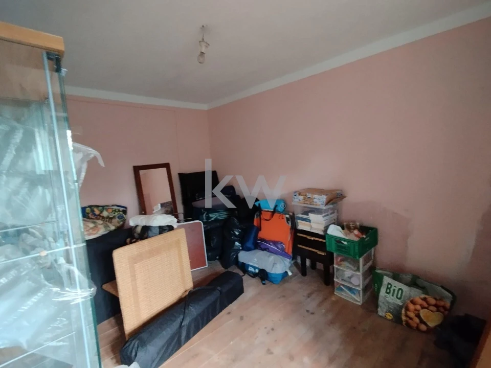 Moradia T2 para Venda em Igreja Nova e Cheleiros Foto 5