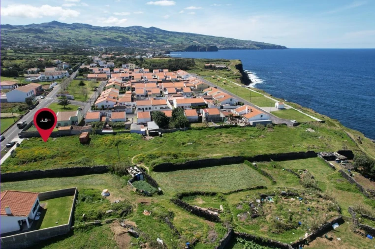 Terreno para Venda em Fenais da Luz Foto 3