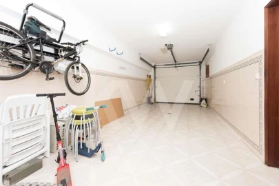 Moradia T4 para Venda em Loures