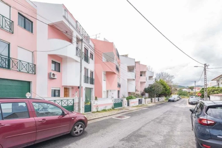 Moradia T4 para Venda em Loures Foto 34