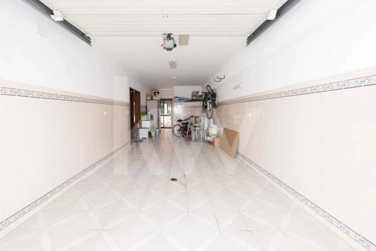Moradia T4 para Venda em Loures Foto 32