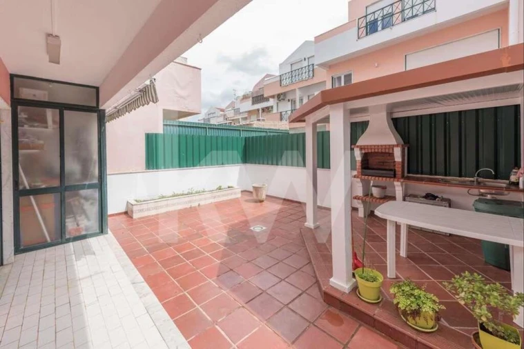 Moradia T4 para Venda em Loures Foto 29