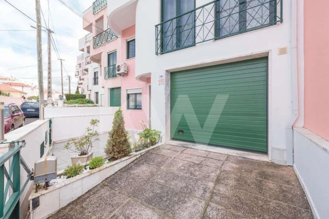 Moradia T4 para Venda em Loures Foto 33