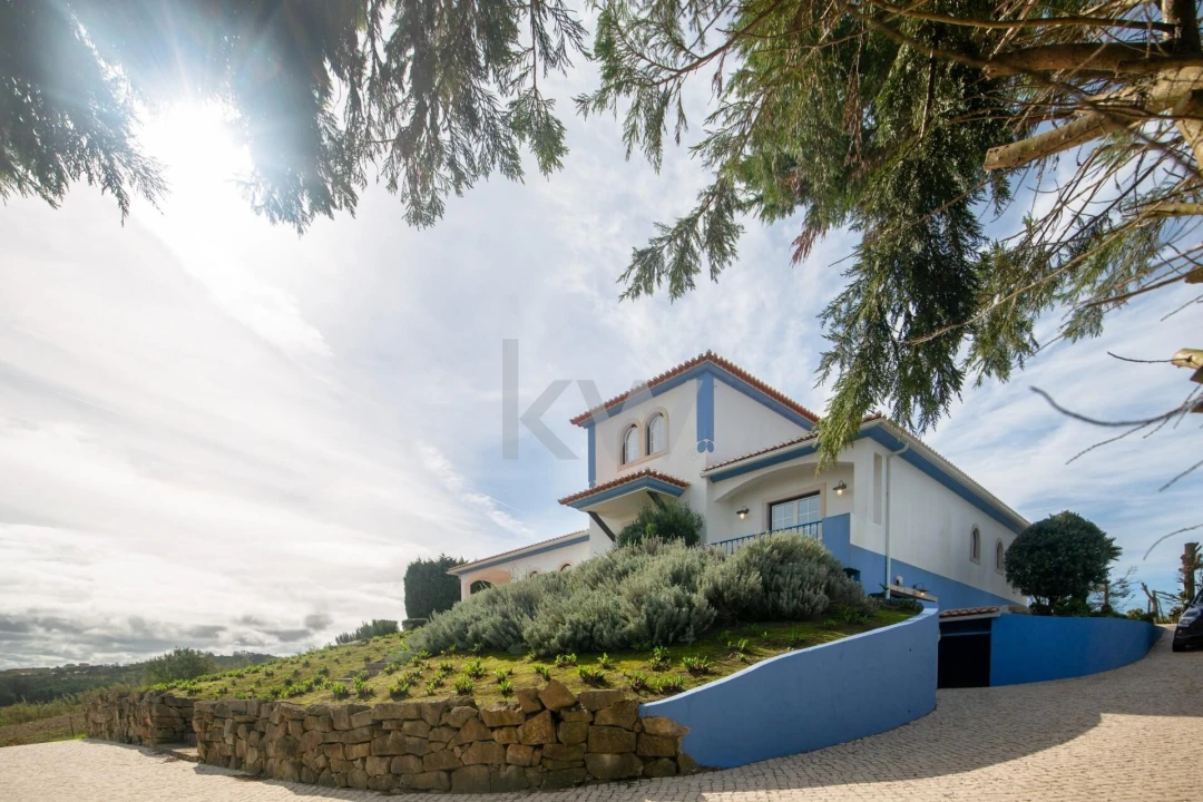 Moradia T5 para Venda em Encarnação Foto 13