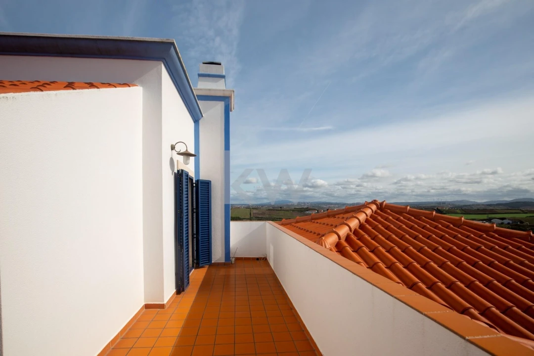 Moradia T5 para Venda em Encarnação Foto 44