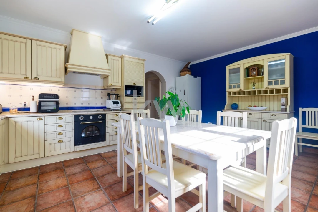 Moradia T5 para Venda em Encarnação Foto 21