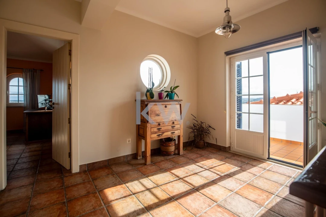 Moradia T5 para Venda em Encarnação Foto 43