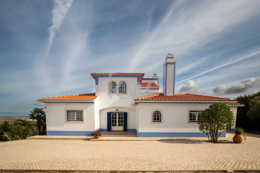 Moradia T5 para Venda em Encarnação Foto 7